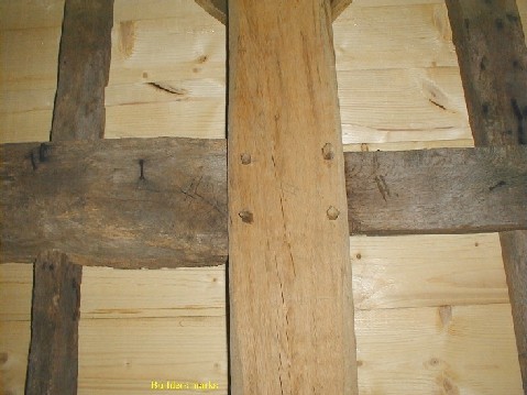 Builder's marks and wooden pegs