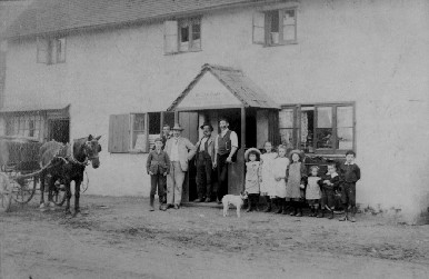 The 'Swan' in 1904 with Willim Clark 5th from left